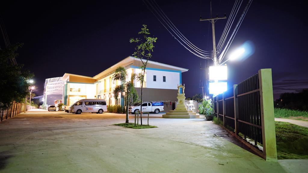 The Color Place Nakhonratchasima Exterior foto